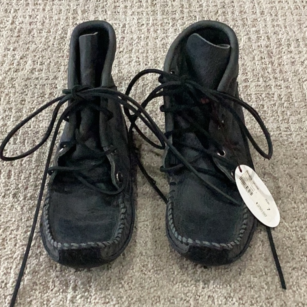 Itasca Black Women's Moccasins
